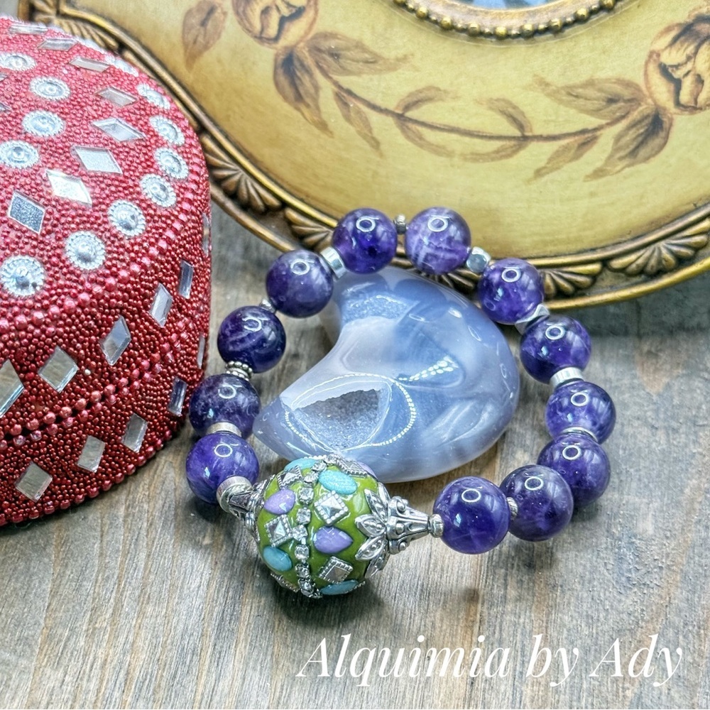 Alquimia Purple Gemstone Bracelet with Green Cloisonné Focal Bead